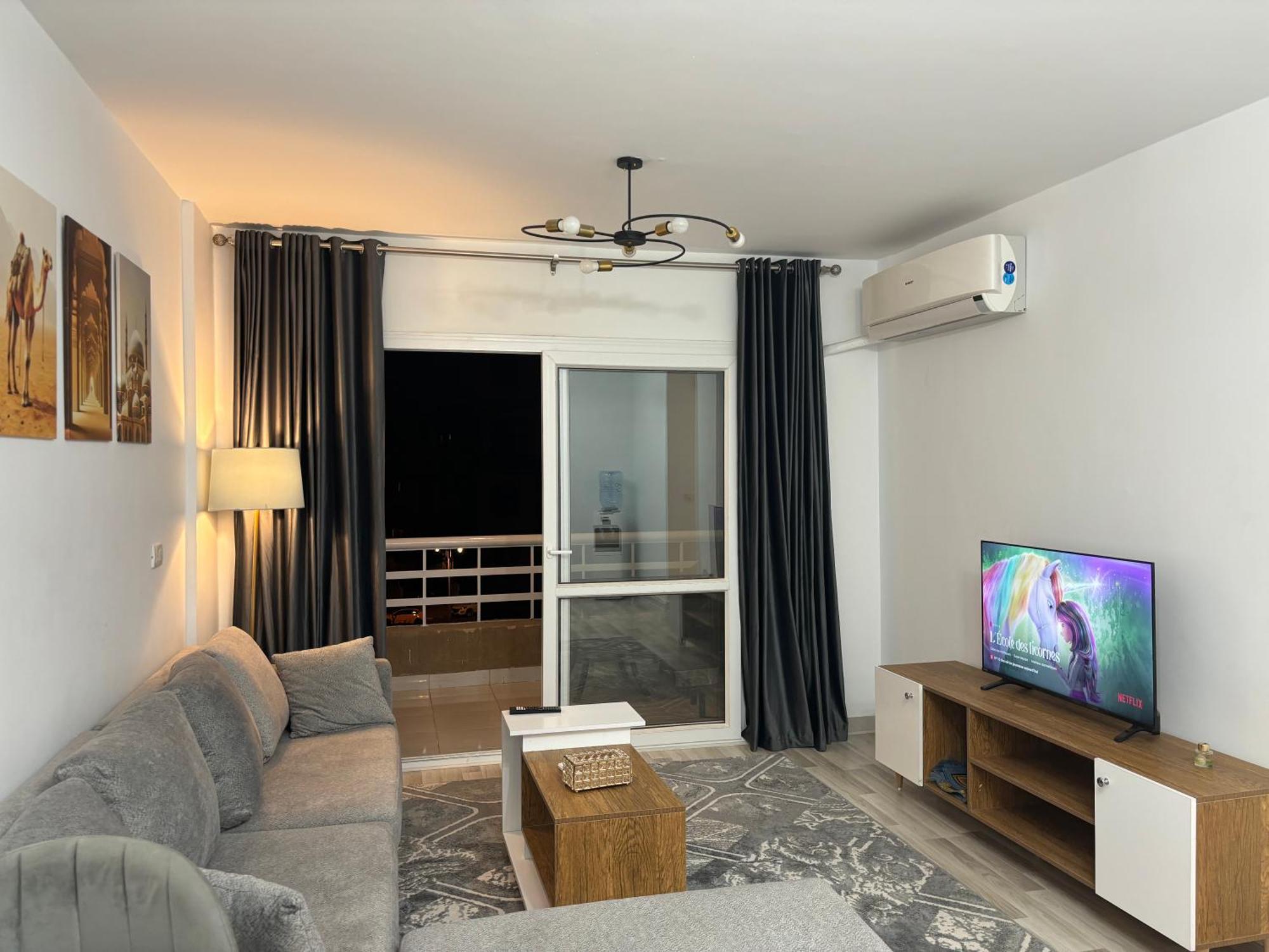 Apartment Luxury Inn: 3br Amazing Garden View In B6 Madinaty