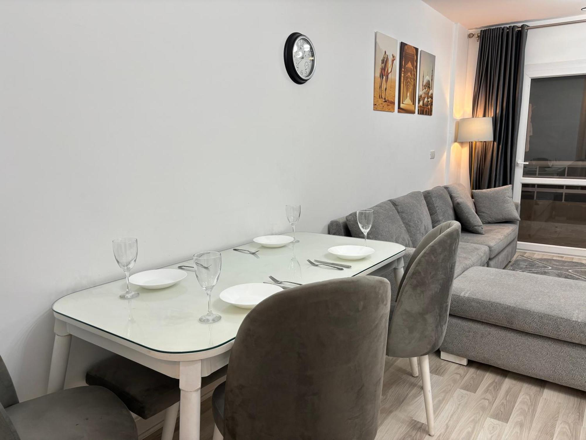 Luxury Inn: 3br Amazing Garden View In B6 Apartment *