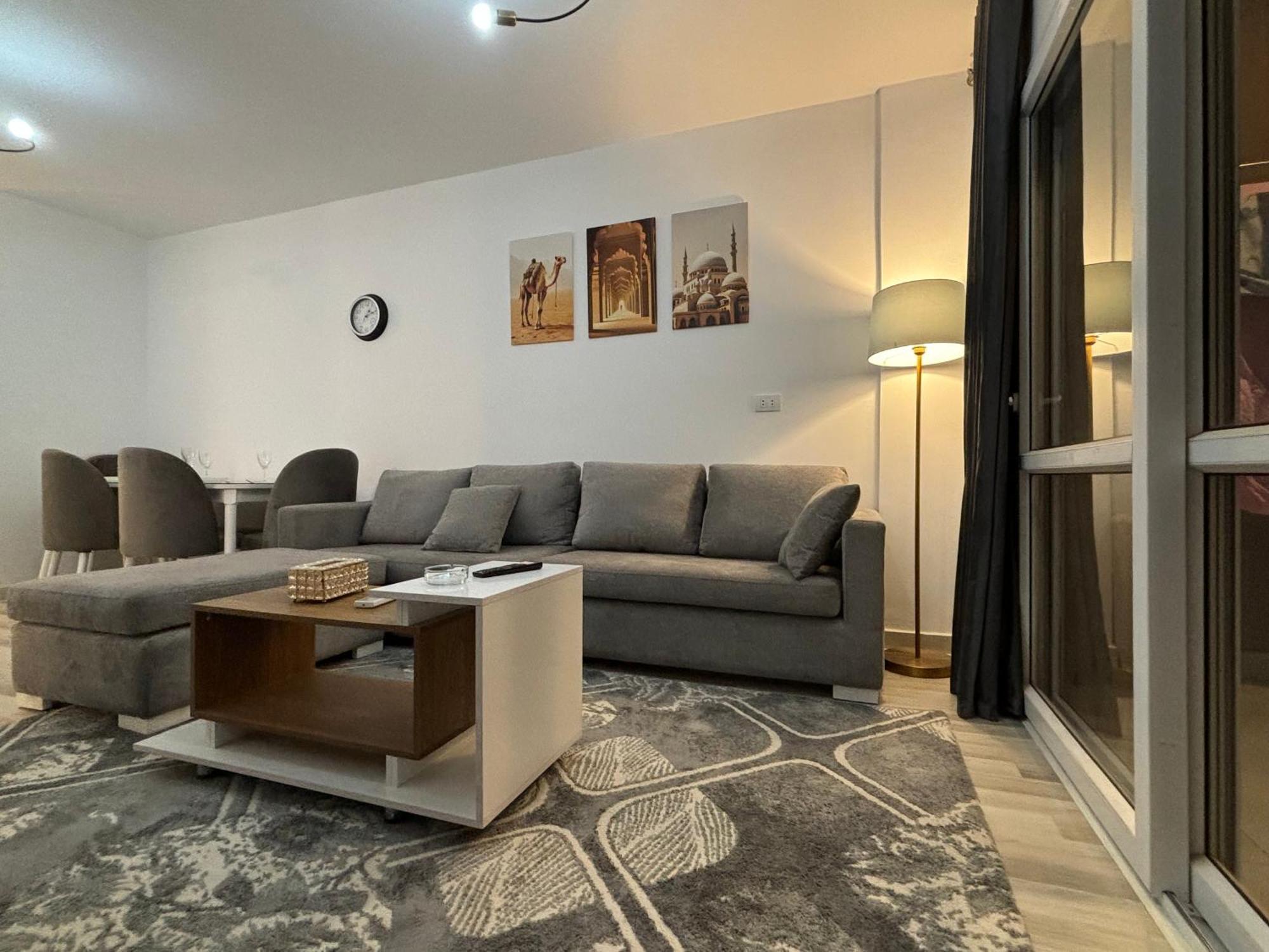 Apartment Luxury Inn: 3br Amazing Garden View In B6